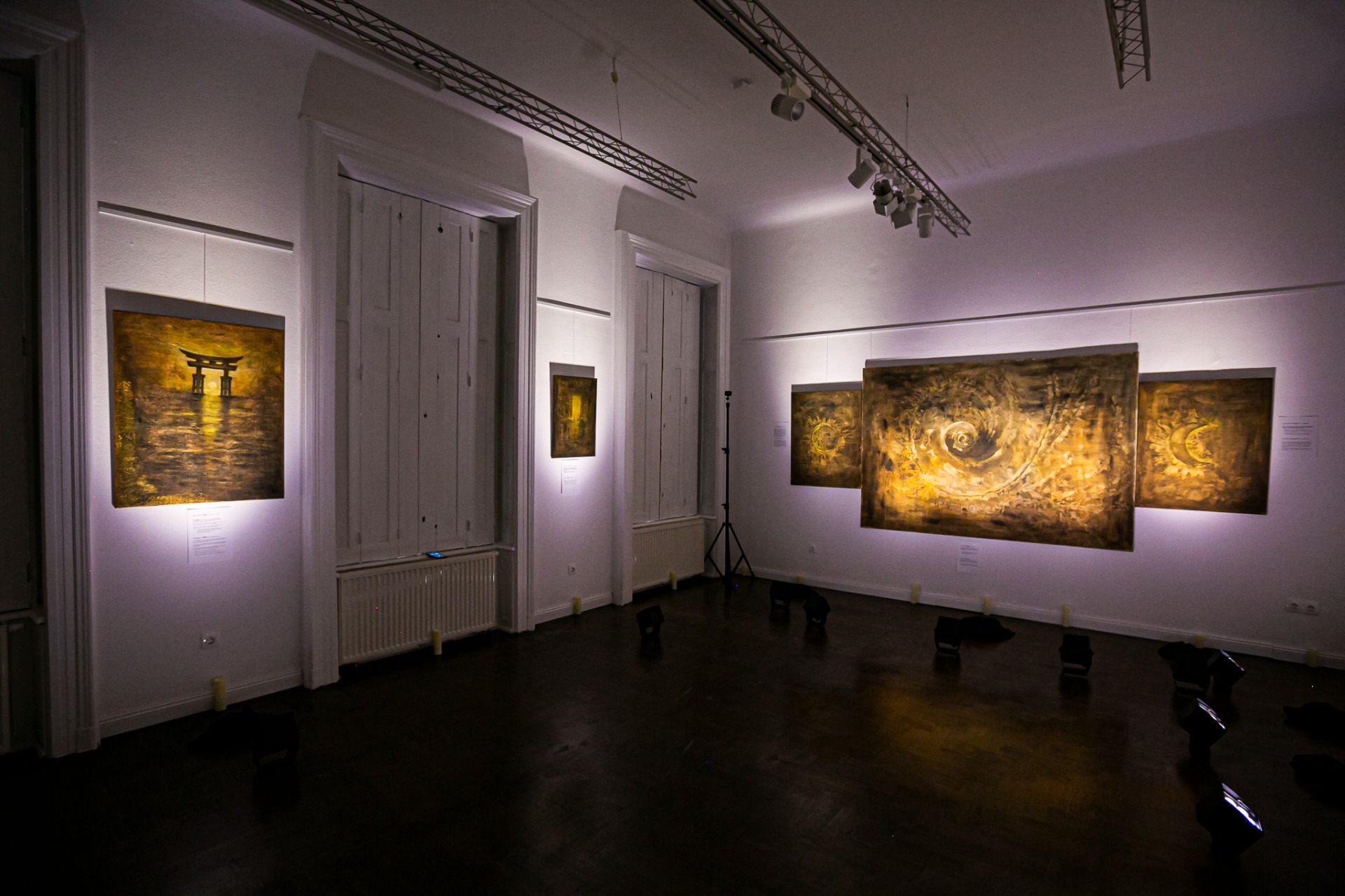 Dávid Galéria C3 - Győri Anikó - TORII Art Exhibition / Photo: Dunavölgyi